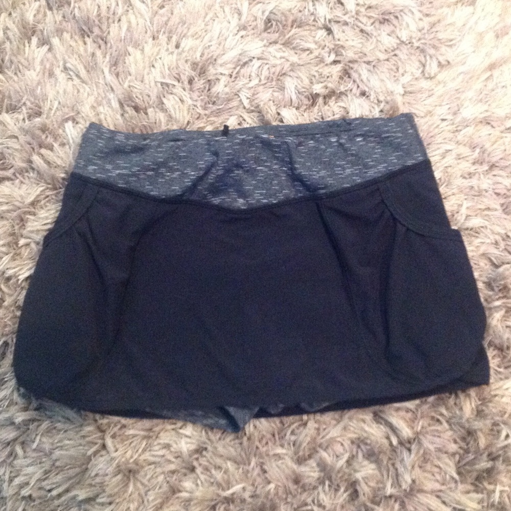 TENNIS SKORT EUC
